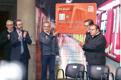 Presenta Mancera la nueva tarjeta de débito del Metro