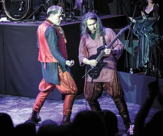 Atrapan a nuevos fans de Queen