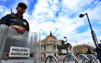 FOTOS: Alameda Central y Palacio de Bellas Artes libre de ambulantes; amplía SSC operativo de vigilancia