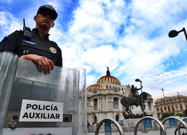 FOTOS: Alameda Central y Palacio de Bellas Artes libre de ambulantes; amplía SSC operativo de vigilancia