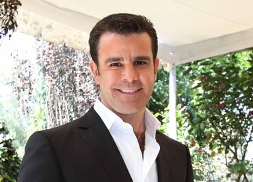 El tiempo no pasa por Eduardo Capetillo