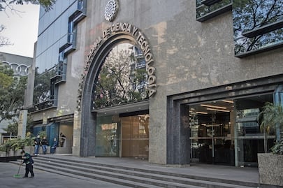 Aprueban en lo general Ley de Ciencia y Tecnología, eliminan al Conacyt