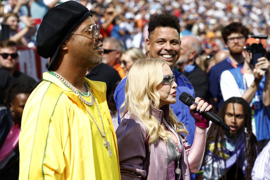 Madonna, Ronaldo y Ronaldinho en el medio tiempo de la Copa del Mundo de 2026, celebrada entre España y Argentina - Foto: EFE