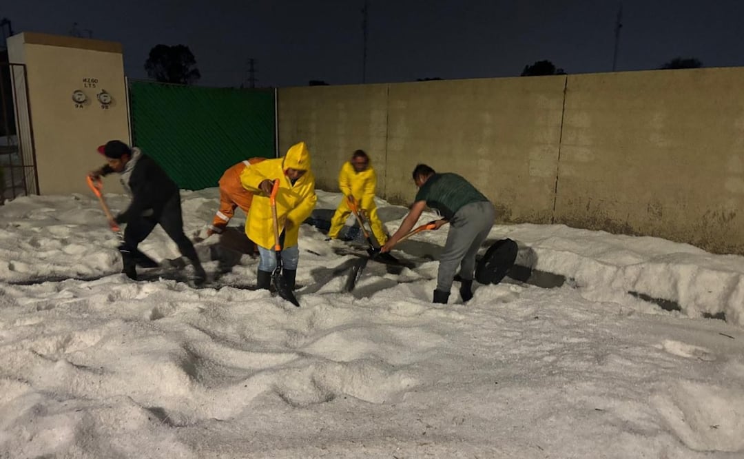 Granizada causa daños en viviendas y autos en Tecámac; autoridades despliegan brigadas en comunidades afectadas. Foto: Especial
