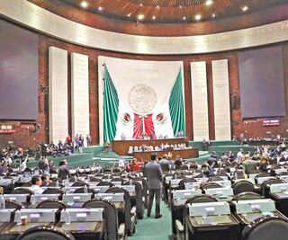 Récord de reformas en la 4T, pero economía y seguridad estancadas