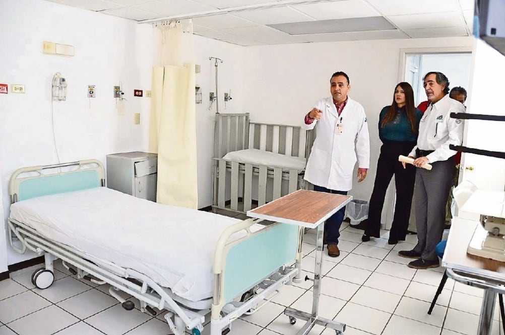 Al recorrer el Hospital de Mocorito, el secretario de Salud estatal, dijo que esta obra se suma a los centros de salud ya remodelados en Recoveco y Caimanero.