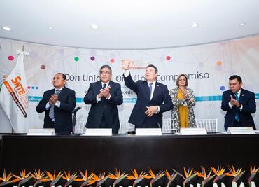 Díaz de la Torre solicita licencia como presidente del SNTE