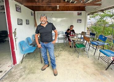 Alfabetizadores, la enseñanza en condiciones precarias