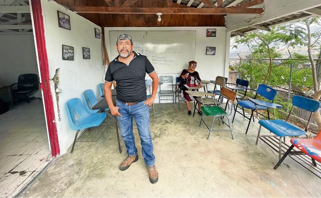 David Teliz Martínez es el coordinador del departamento de Servicio Educativos de Instituto Estatal para la Educación de Jóvenes y Adultos de Guerrero (IEEJAG). Foto: Arturo de Dios Palma / EL UNIVERSAL
