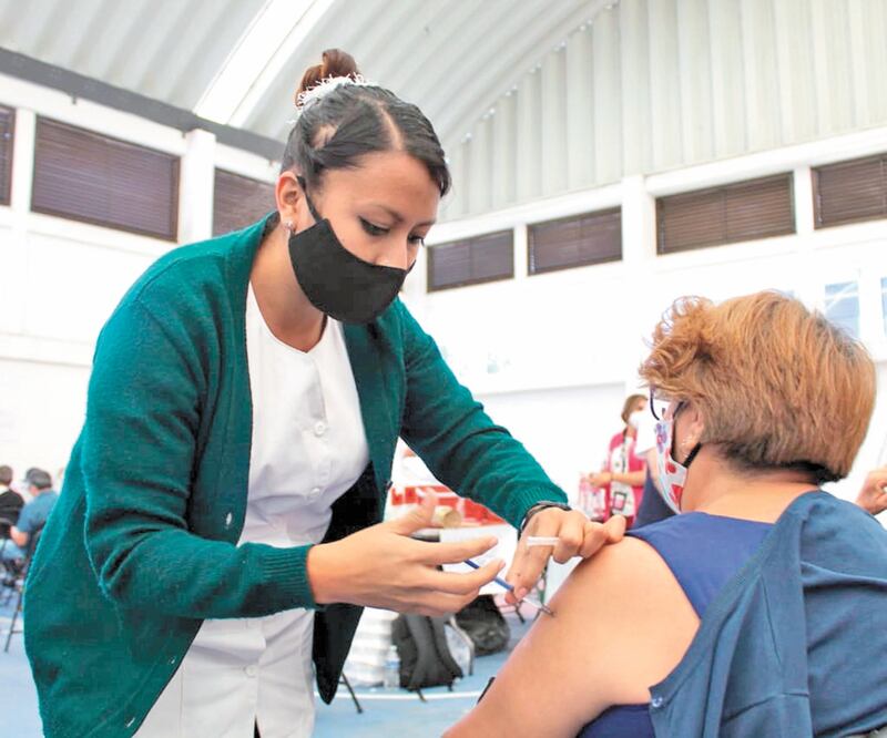 Entre el viernes y sábado se suministraron en total 67 mil 482 dosis de la vacuna china SinoVac. Foto: ESPECIAL