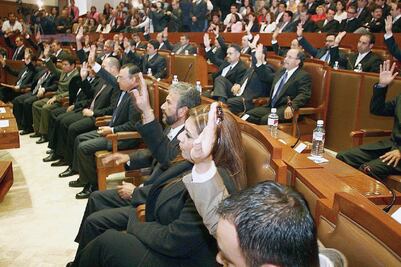 Gana $29 mil por sacar copias