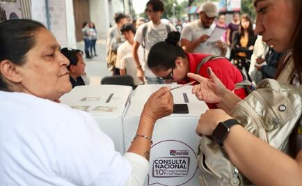 Votan 300 mil personas durante primer día de consulta