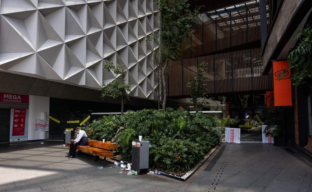 Dos días han pasado desde que un elevador en la Plaza Mítikah tuvo una falla que dejó dos personas lesionadas y el lugar continúa cerrado. (14/08/25) Foto: Hugo Salvador/ EL UNIVERSAL