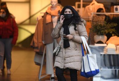 Estudio sugiere que el Covid prolongado afecta más a mujeres que hombres 