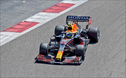 Checo Pérez, con el mejor tiempo en las prácticas matutinas de este domingo