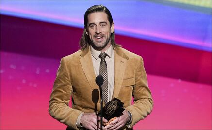 Aaron Rodgers es reconocido como el MVP de la temporada de la NFL