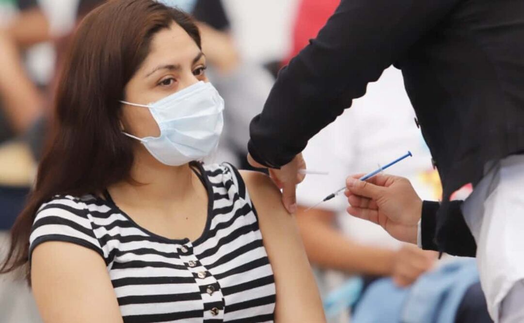 Aplicación de segunda dosis contra Covid en Ecatepec