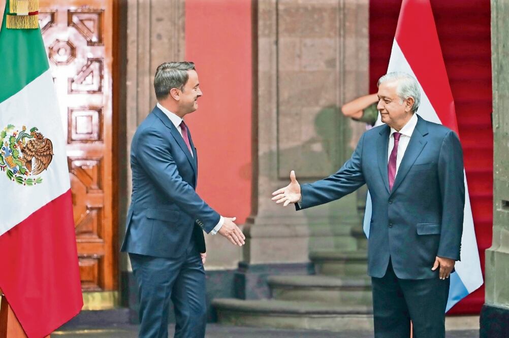 El primer ministro de Luxemburgo, Xavier Bettel, fue recibido en Palacio Nacional por Andrés Manuel López Obrador. De acuerdo con Presidencia, los mandatarios destacaron las oportunidades financieras de ambos países. (DIEGO SIMÓN. EL UNIVERSAL)