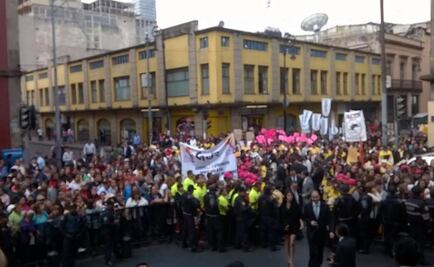 Manifestantes realizan mitin frente a la ALDF