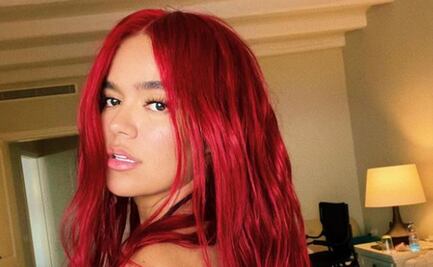 Fanática arrebata micrófono a Karol G en pleno concierto