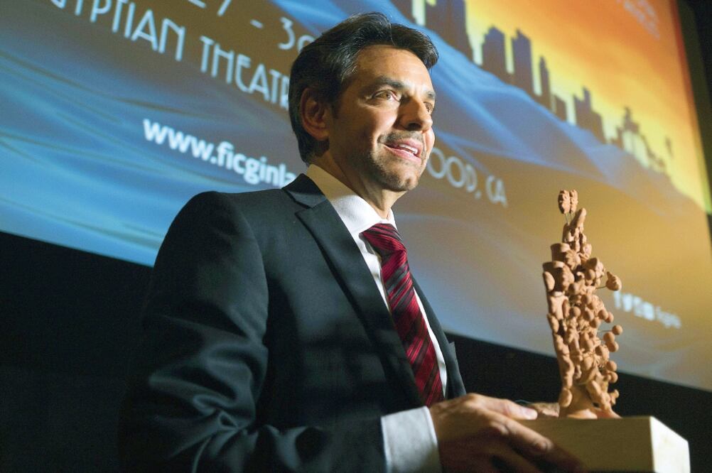 Eugenio recibió el premio honorífico El árbol de la vida (ARMANDO ARORIZO. EL UNIVERSAL)