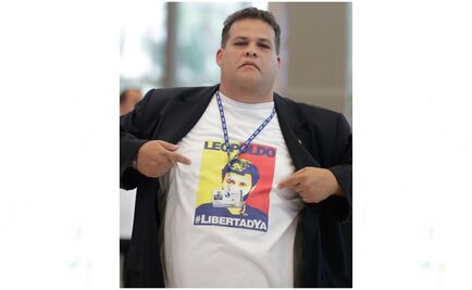 ¿Quién es Franco Casella, el venezolano que se refugió en la sede mexicana?