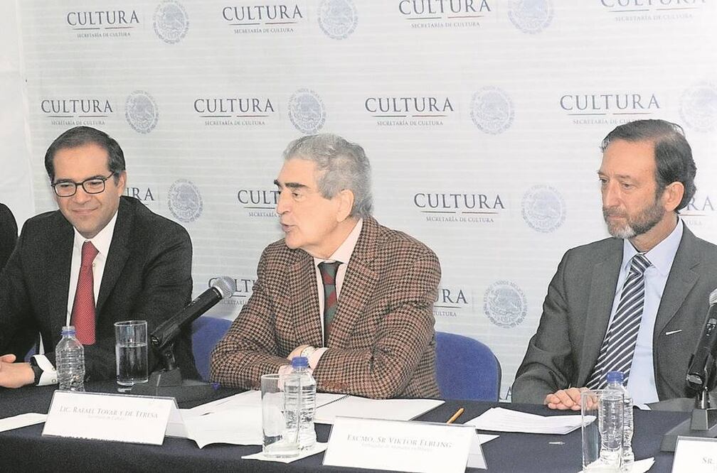 Rafael Tovar, acompañado de Viktor Elbling, embajador de Alemania (CORTESÍA: SECRETARIA DE CULTURA)