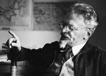 Consuelo Velázquez y León Trotsky, en un día como hoy