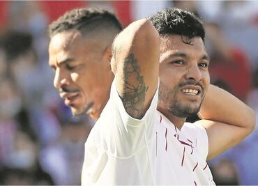 Tecatito Corona sin registro para jugar la Europa League