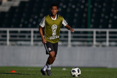 Giovani Dos Santos advertido, entrena o no juega