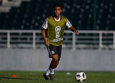 Giovani Dos Santos advertido, entrena o no juega