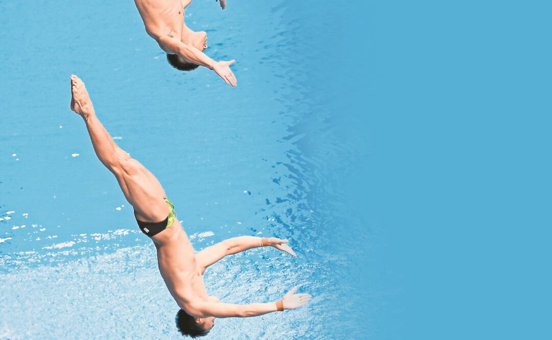 Rodrigo Diego y Adán Zúñiga cumplieron. (CHRISTOPHE SIMON. AFP)