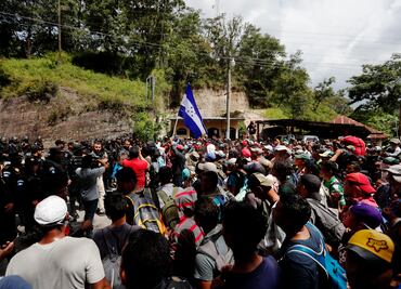 Migración exigirá requisitos legales a caravana de hondureños