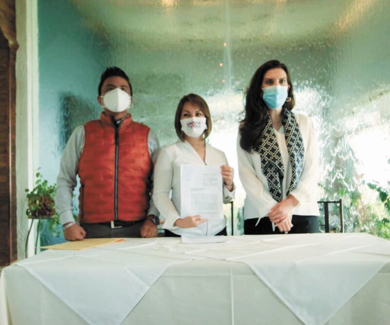 Roberto Nava, Minerva Hernández y Kenia López Rabadán presentaron la queja contra Cuéllar. Foto: ESPECIAL