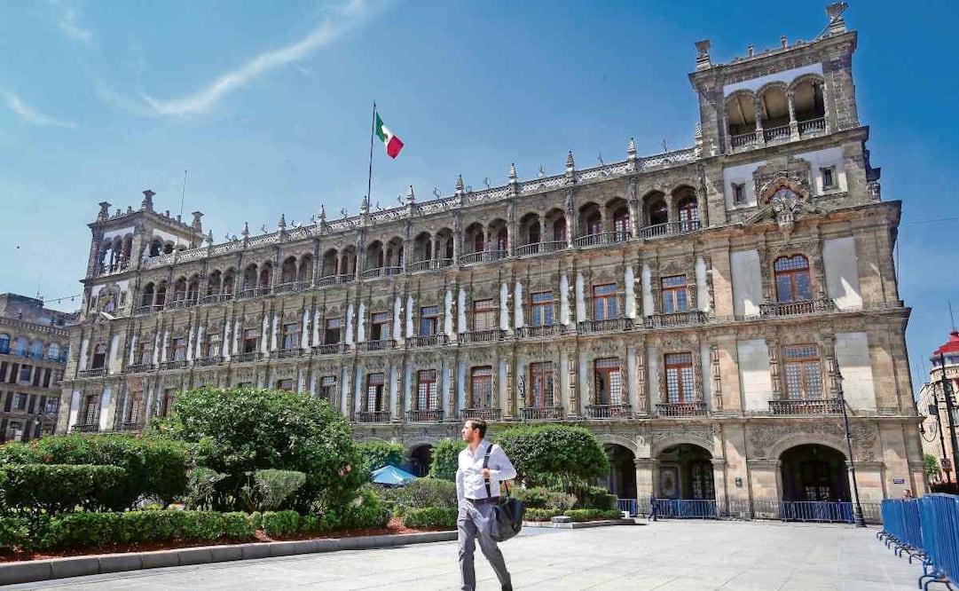 El artículo 110 de la ley de austeridad establece que ningún servidor público de la Ciudad de México recibirá una remuneración mayor a la del titular de la Jefatura de Gobierno. Foto: Archivo / EL UNIVERSAL