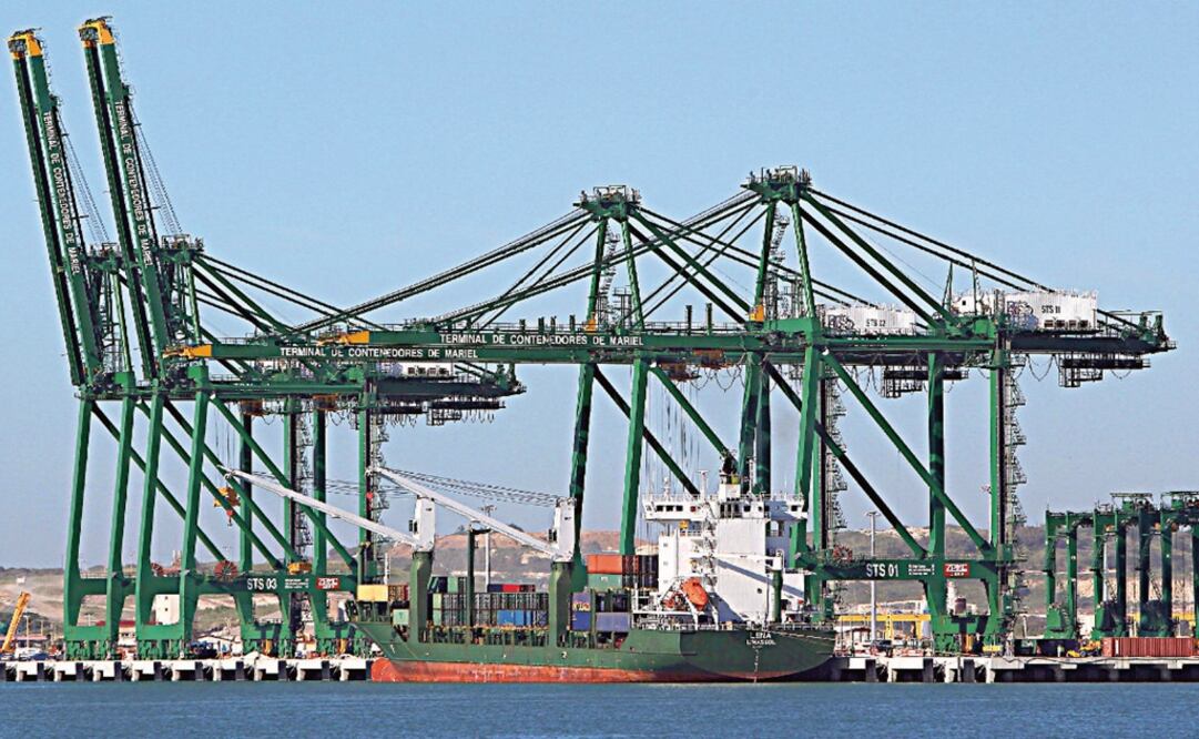 Exportaciones retroceden 2.3% en febrero 