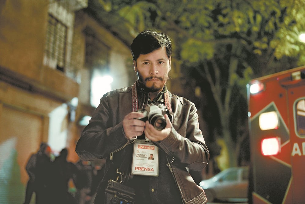 Harold Torres interpreta a un fotógrafo de nota roja que desarrolla una extraña enfermedad que lo hace cuestionar su cordura.