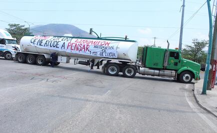 Normalistas de Mactumatza bloquean tramo de libramiento en Tuxtla Gutiérrez