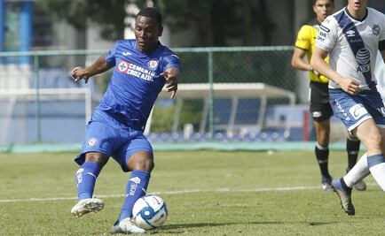 Angulo podría debutar ante Xolos por molestias físicas de Caraglio