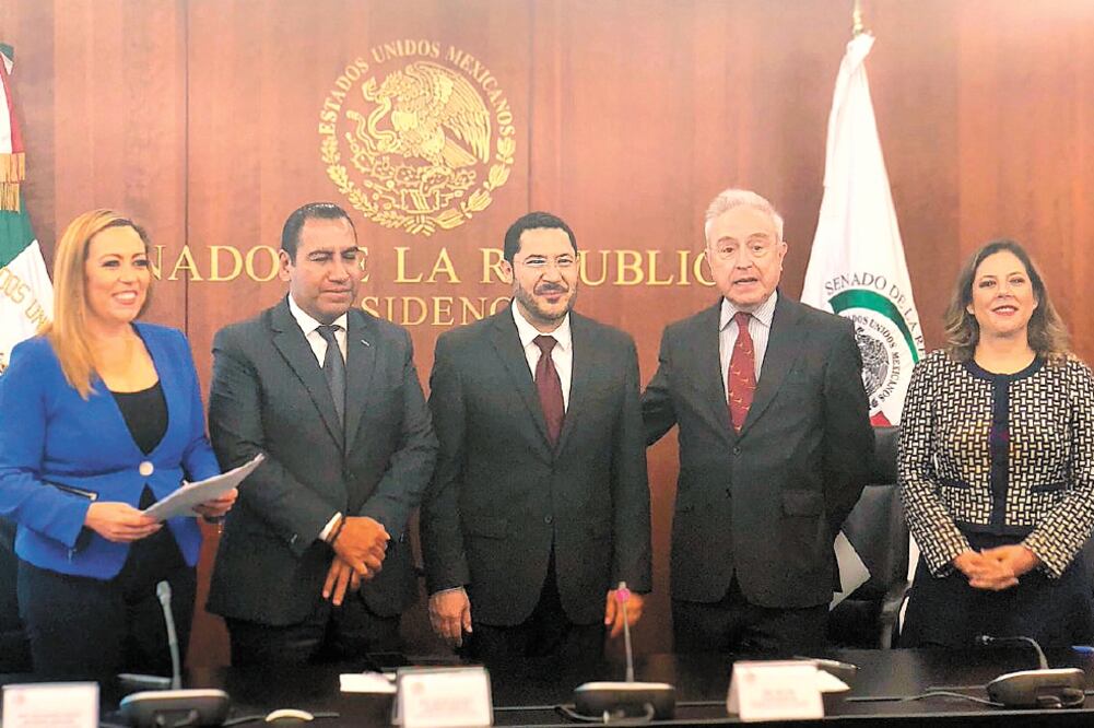 Martí Batres, presidente del Senado (segundo de der. a izq.), dijo que desde el martes se cuenta con consenso sobre el T-MEC, pero se oficializó hasta ayer. Foto: ARCHIVO EL UNIVERSAL