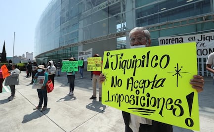 Simpatizantes y militantes de Morena se manifiestan frente al IEEM