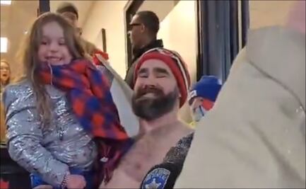 VIDEO: Niña cumple el sueño de saludar a Taylor Swift gracias a Jason Kelce