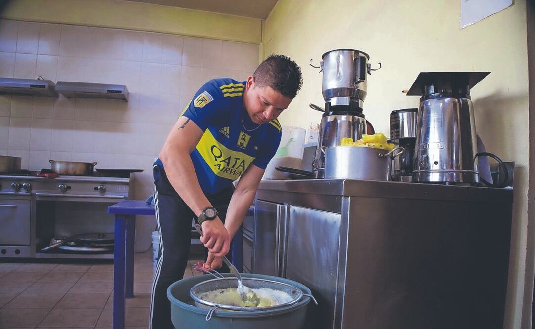 En la Casa del Migrante Arcángel Rafael las personas en movilidad cooperan con las actividades, incluso algunas ya encontraron trabajo. Foto: de YARETZY M. OSNAYA