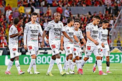 Se la cumplen: Jaguares, fuera