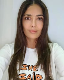 Salma Hayek nuevamente al natural sin maquillaje