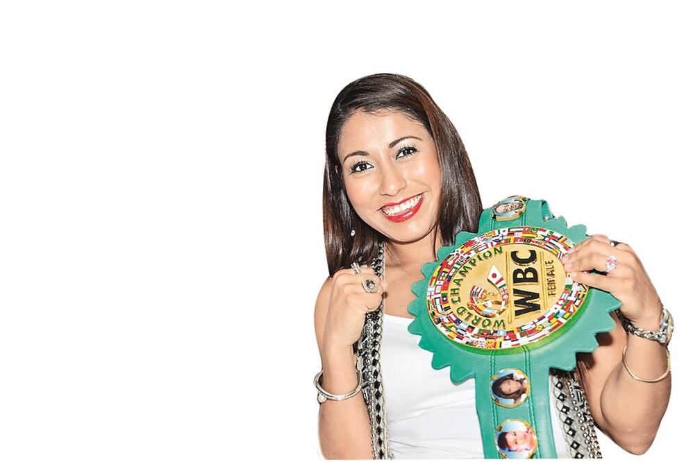 “Me llena tener el título y es por eso que con ese gran deseo que tuve para ganarlo, lo voy a defender para que nadie me quite esta alegría de mi vida”, advierte Yessica Chávez (CORTESÍA P. DEL PUEBLO)