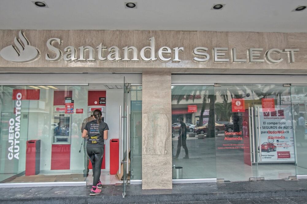 De acuerdo con especialistas, el riesgo reputacional impide la colaboración entre los bancos ante los temas de ciberataques (ARCHIVO EL UNIVERSAL)