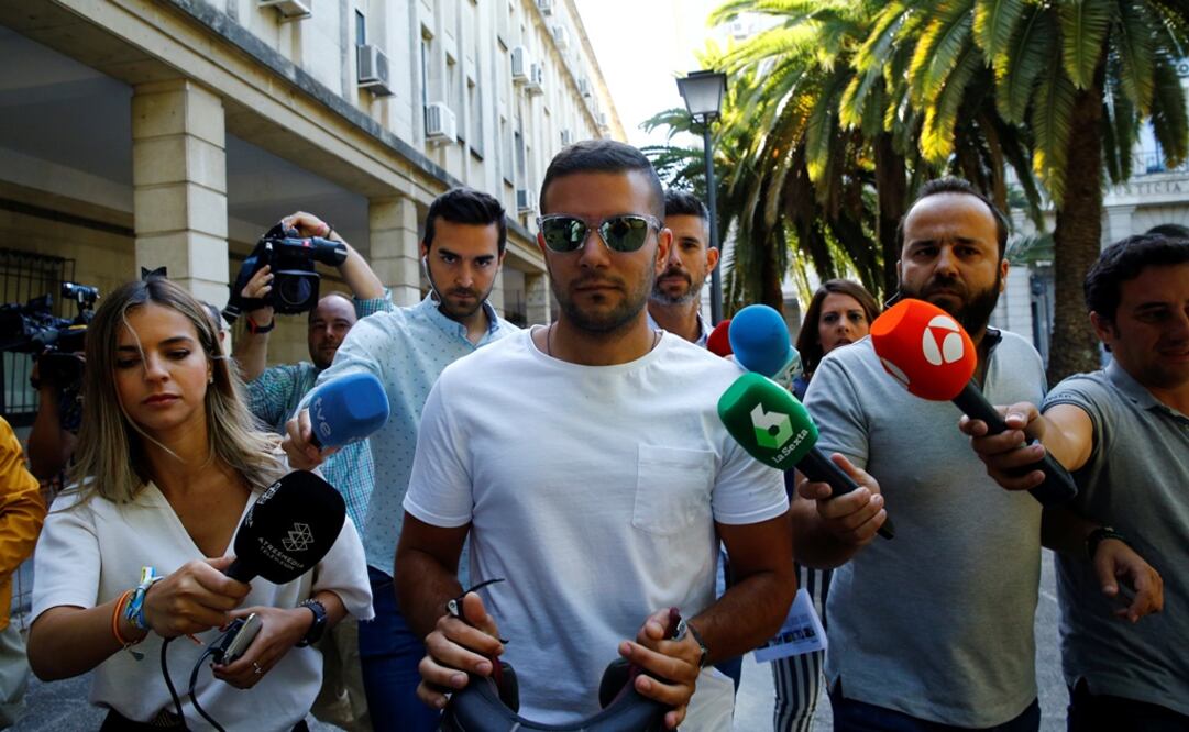 Angel Boza, uno de los miembros de "La Manada", a la salida del juicio