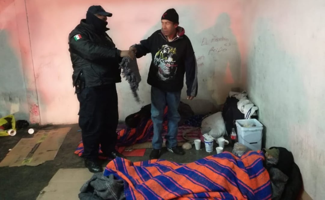 Elementos de Protección Civil han atendidas más de 800 personas en situación de calle, a quienes se les proporcionaron pan, bebidas calientes y cobertores. Foto: Especial