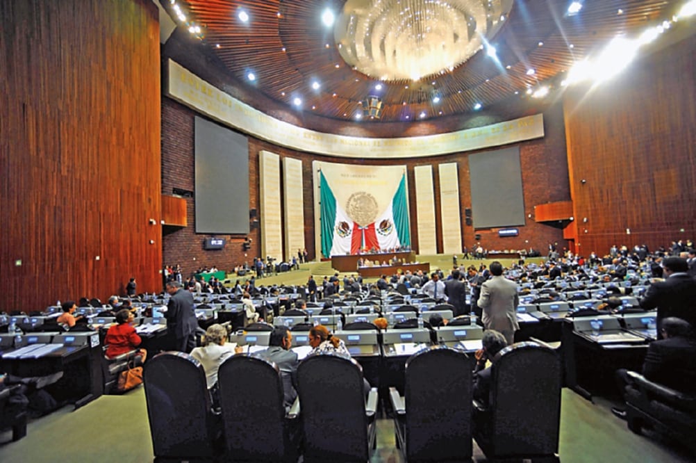 Legisladores aseguran que disfrutan el 15 de septiembre en reuniones con la familia o los amigos (ARCHIVO EL UNIVERSAL)